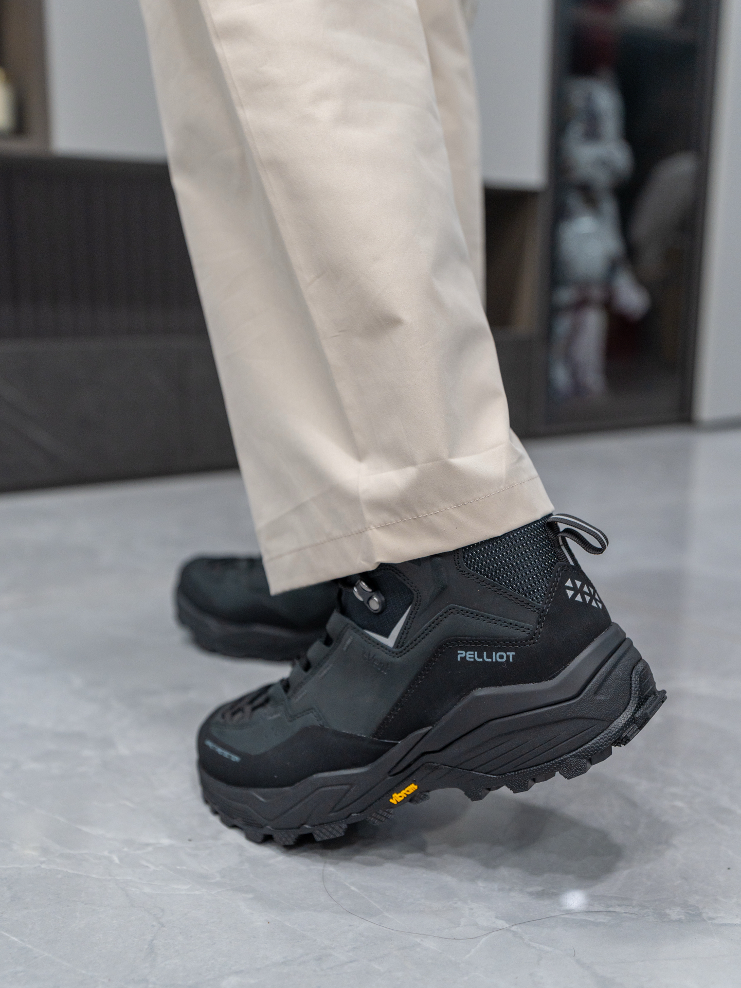 黑武士登山鞋就是帅 户外的安全感就靠它