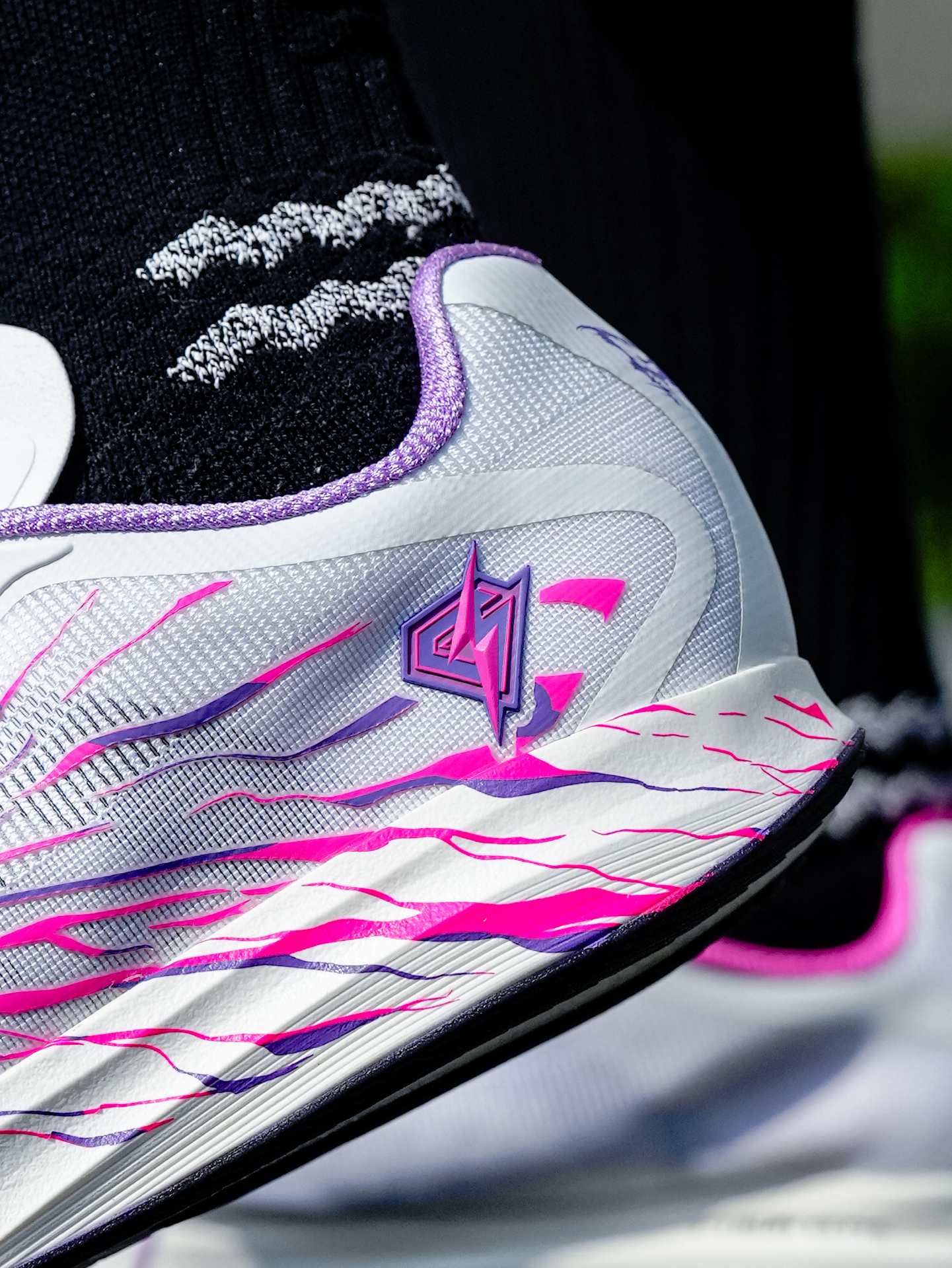 凭啥Gem Legend又推出联名跑步鞋?