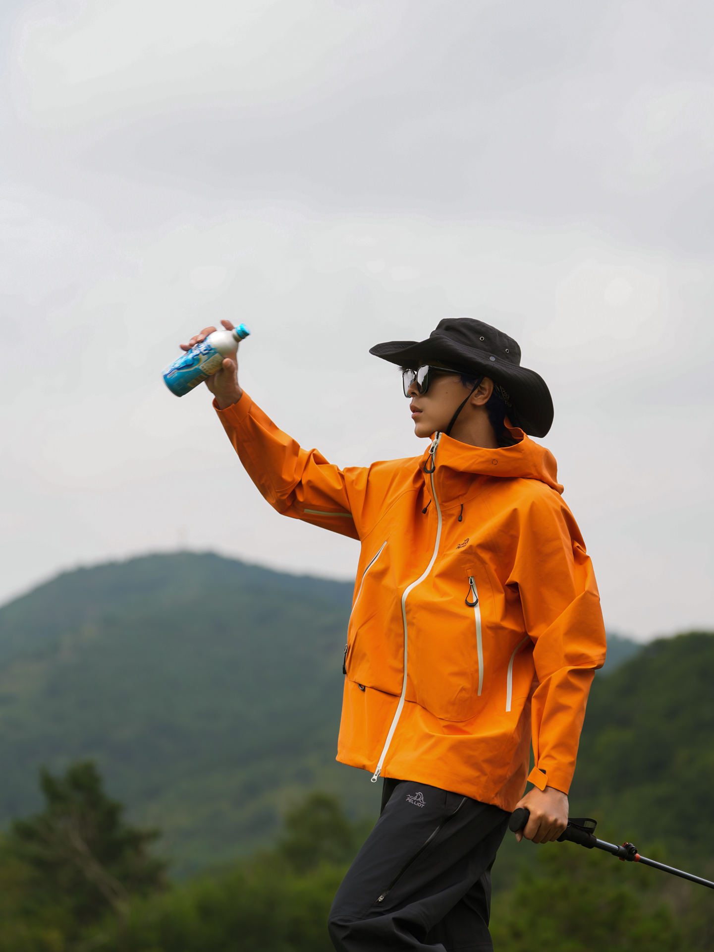 出去野 那就穿的活力四射一点