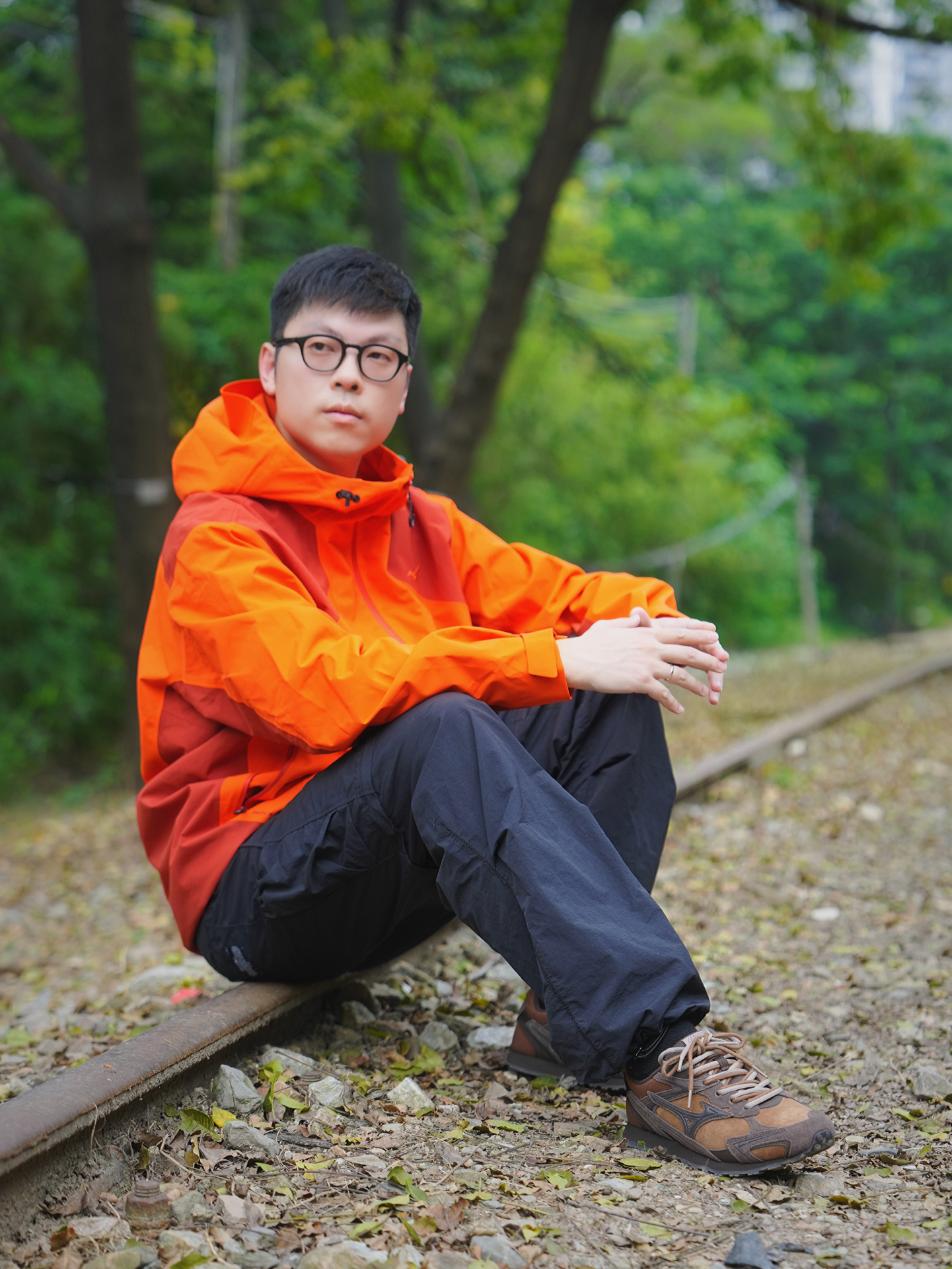 秋日复古户外穿搭｜炽焰橙配太妃糖刚刚好