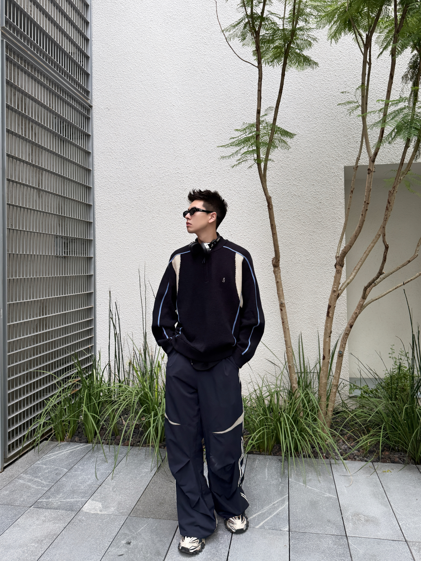 松弛感穿搭|撞色线条毛衣也太有少年感啦