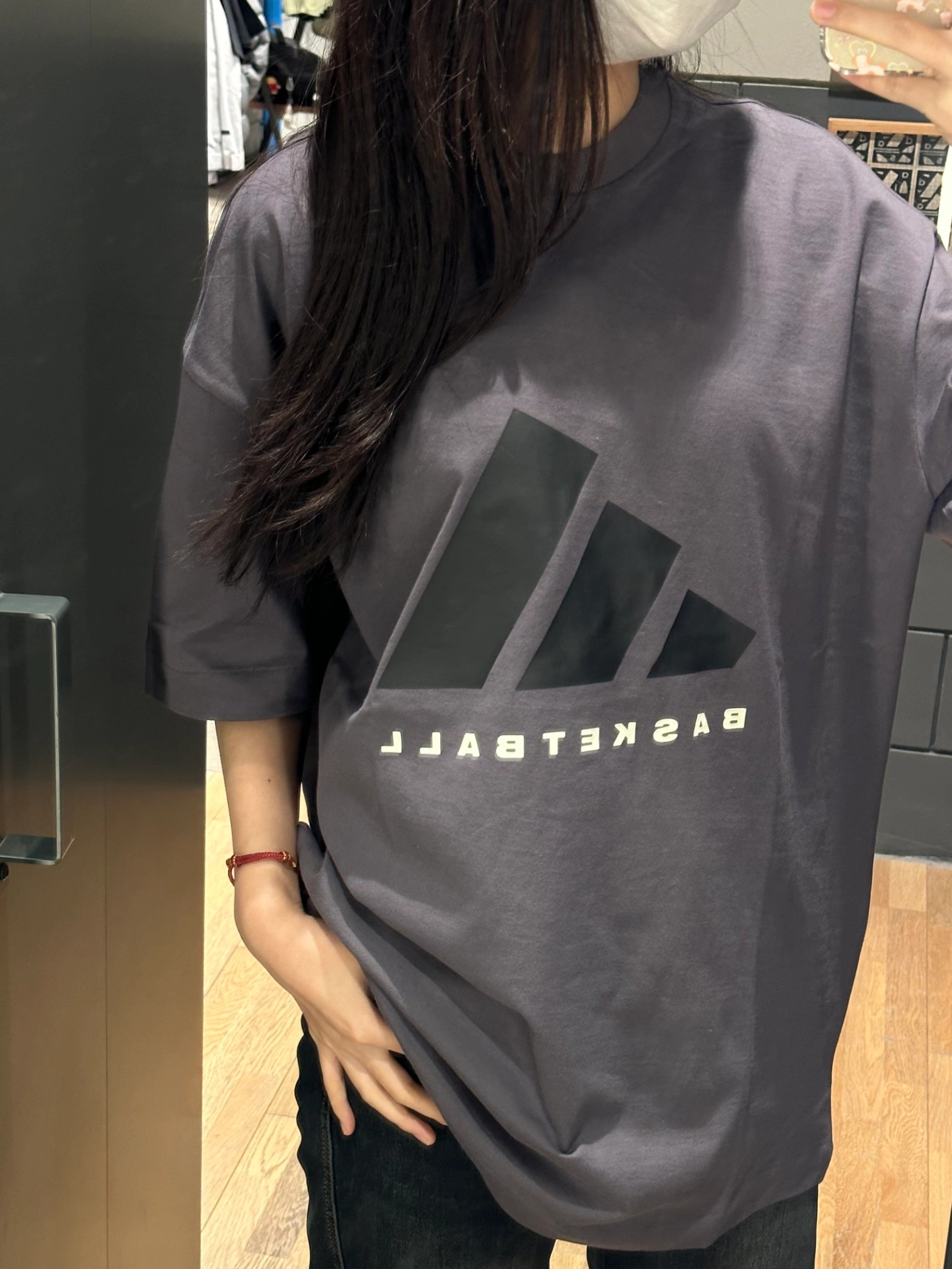 阿迪达斯三叶草短袖