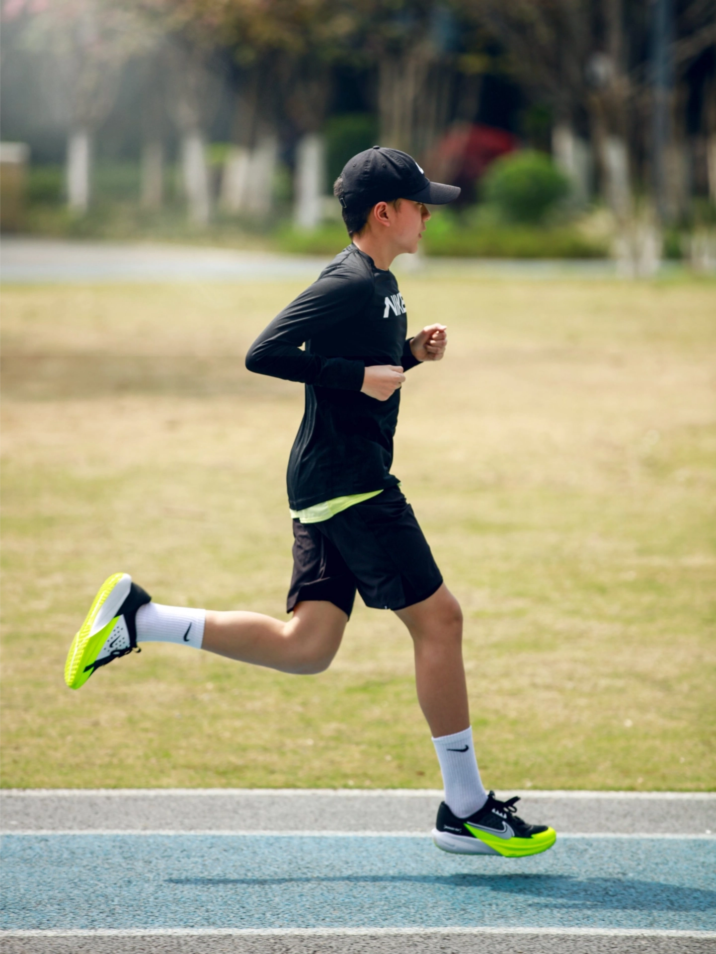 Nike Sonic Fly跑鞋 适配小跑者们的各种需求，很nice👍🏻