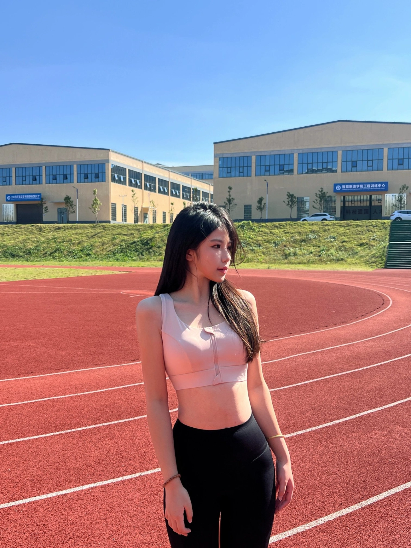 运动女孩的显白好拍运动“战衣”💓