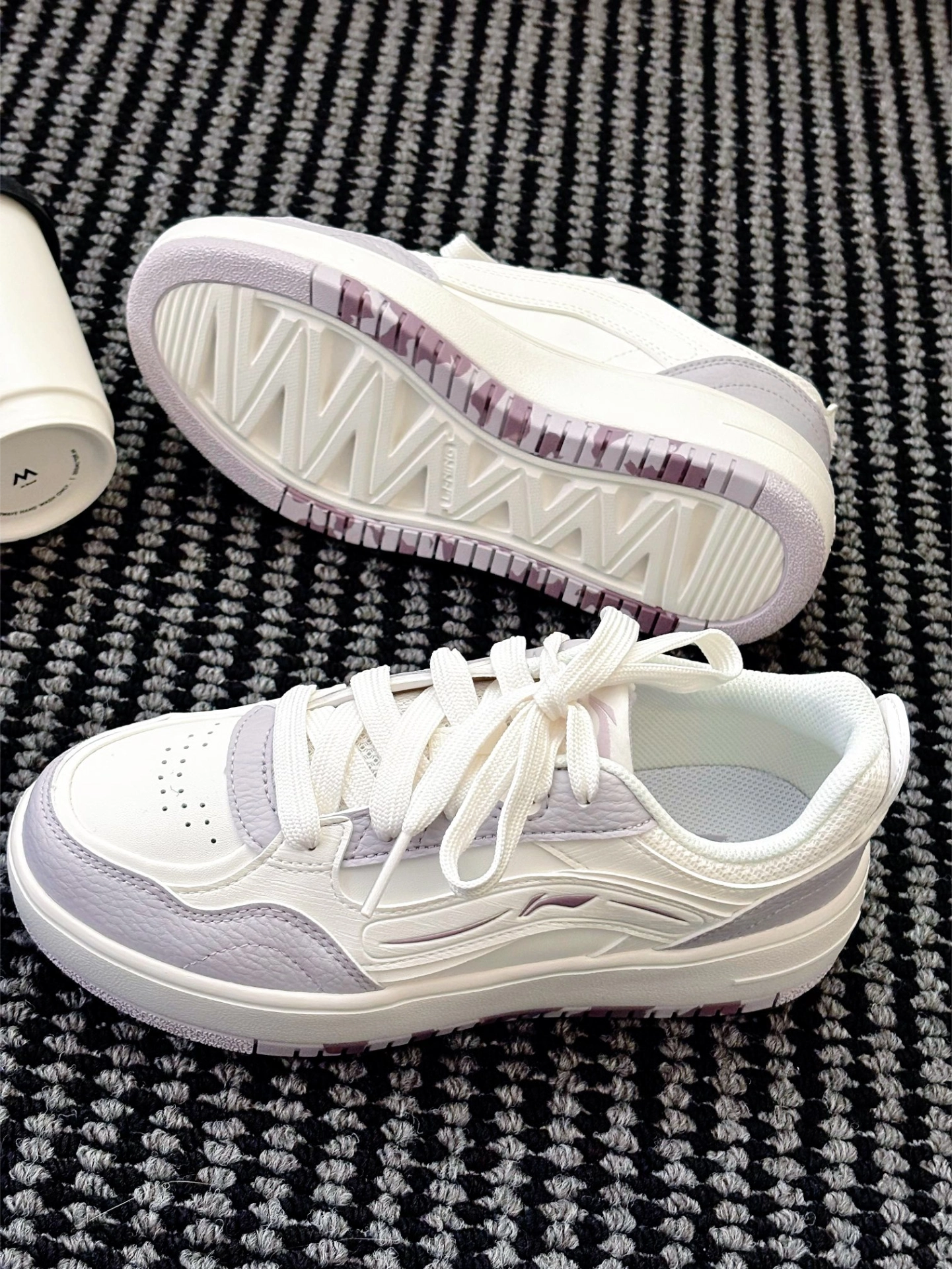 紫白配色好绝！暴走一天也不累脚👟