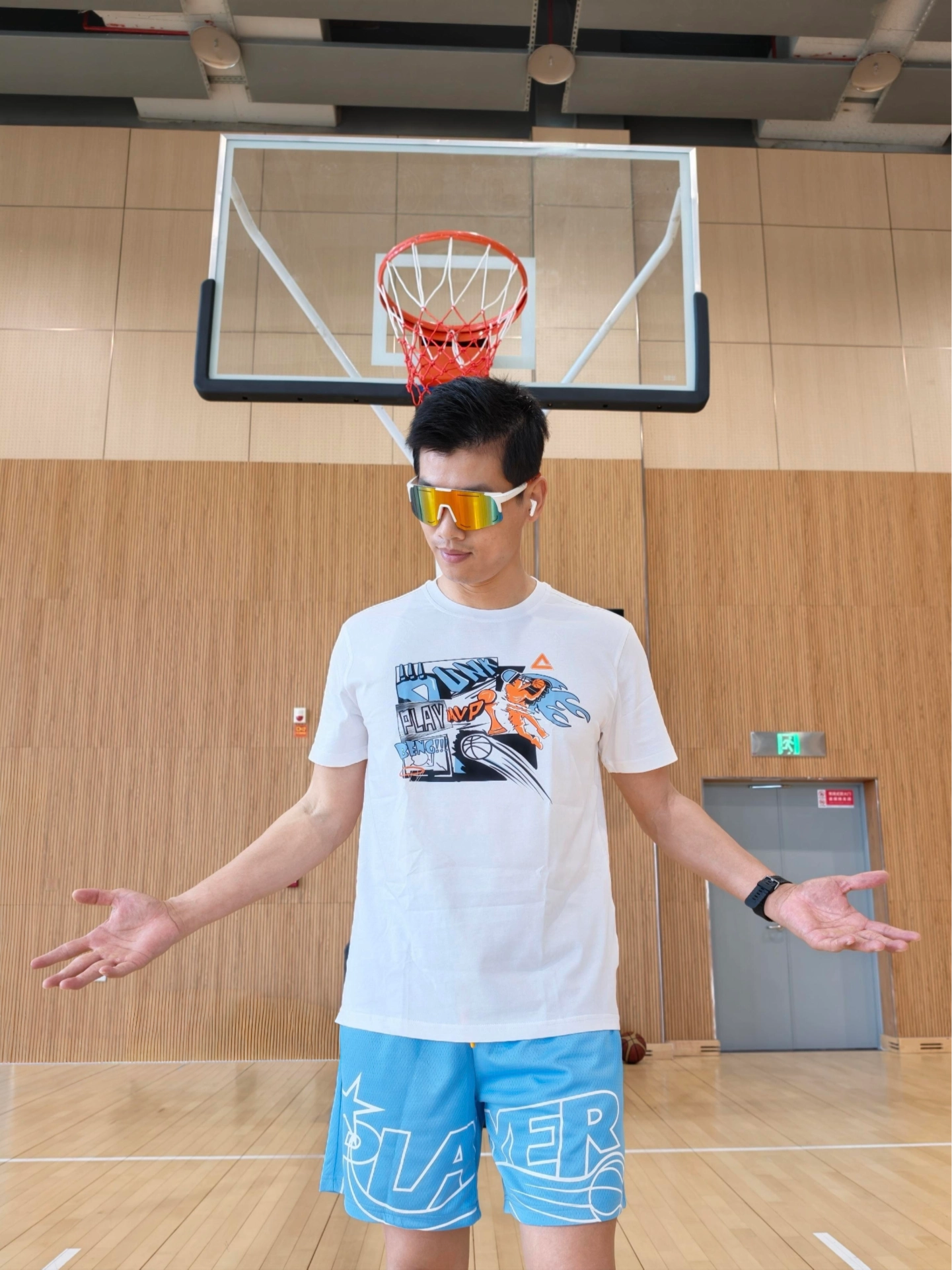 开学球场OOTD｜这短袖练球休闲两不误！