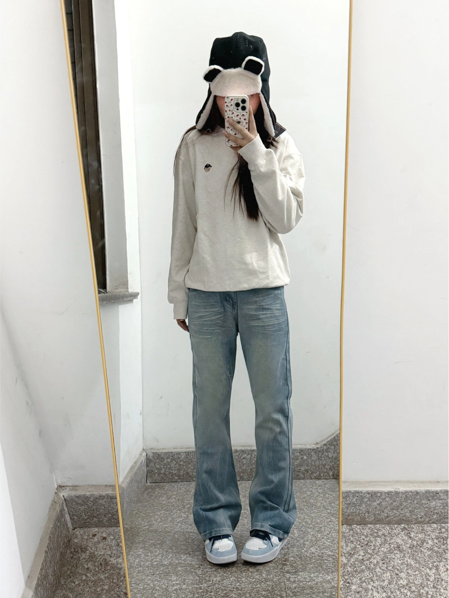 秋冬真的很需要一些基础款来搭配
燕麦色卫