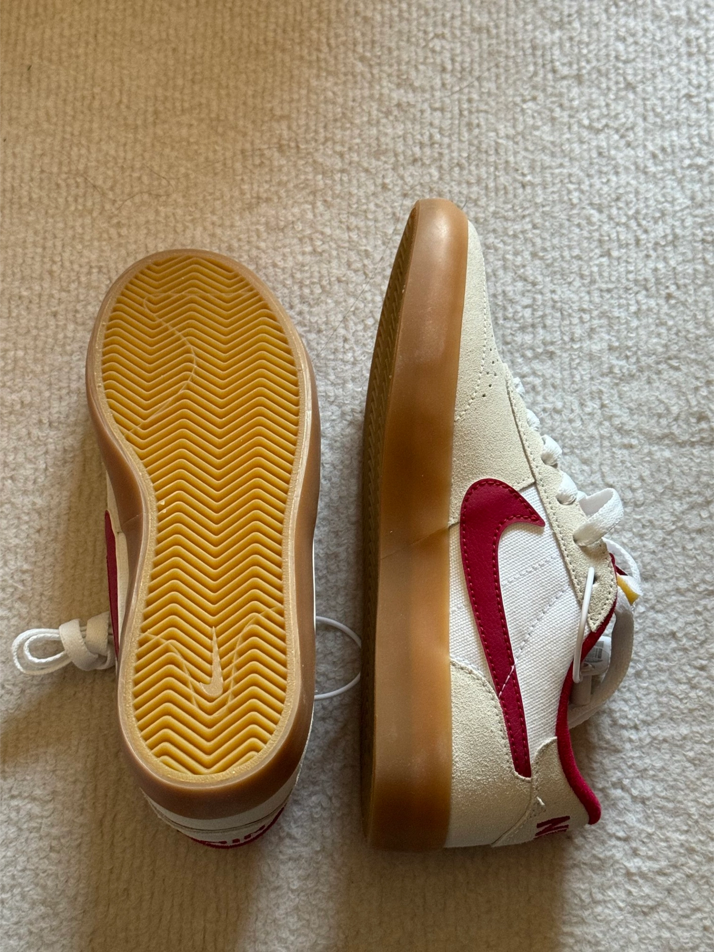 ✨ 谁懂啊！这双Nike滑板鞋，翻毛皮质感拉满，超百搭！