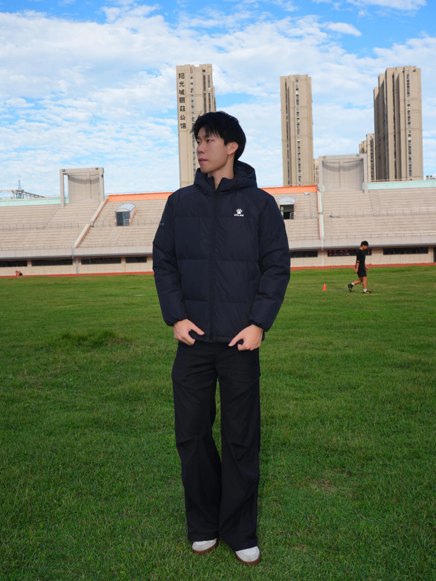 短款黑羽绒服，好穿到不想脱