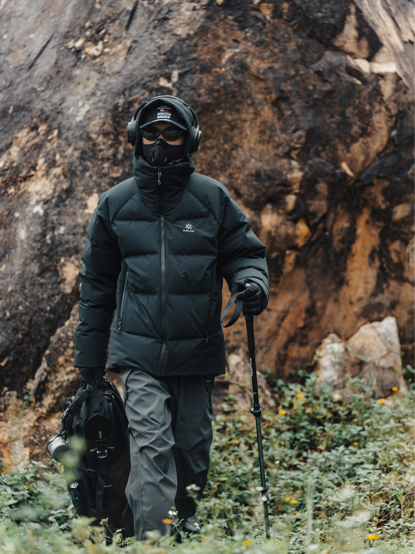 户外人速码！短款羽绒服爬山好香⛰️