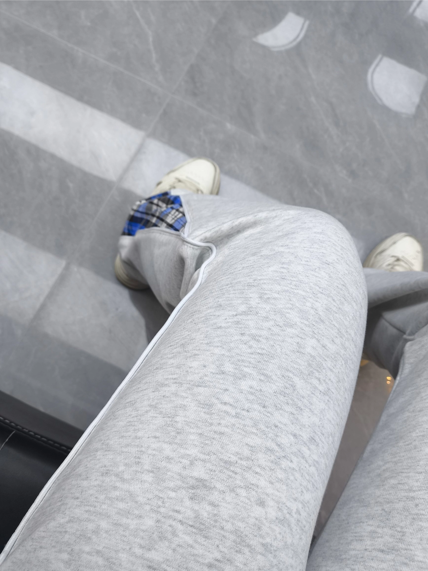 休闲运动都好搭的格纹裤👖