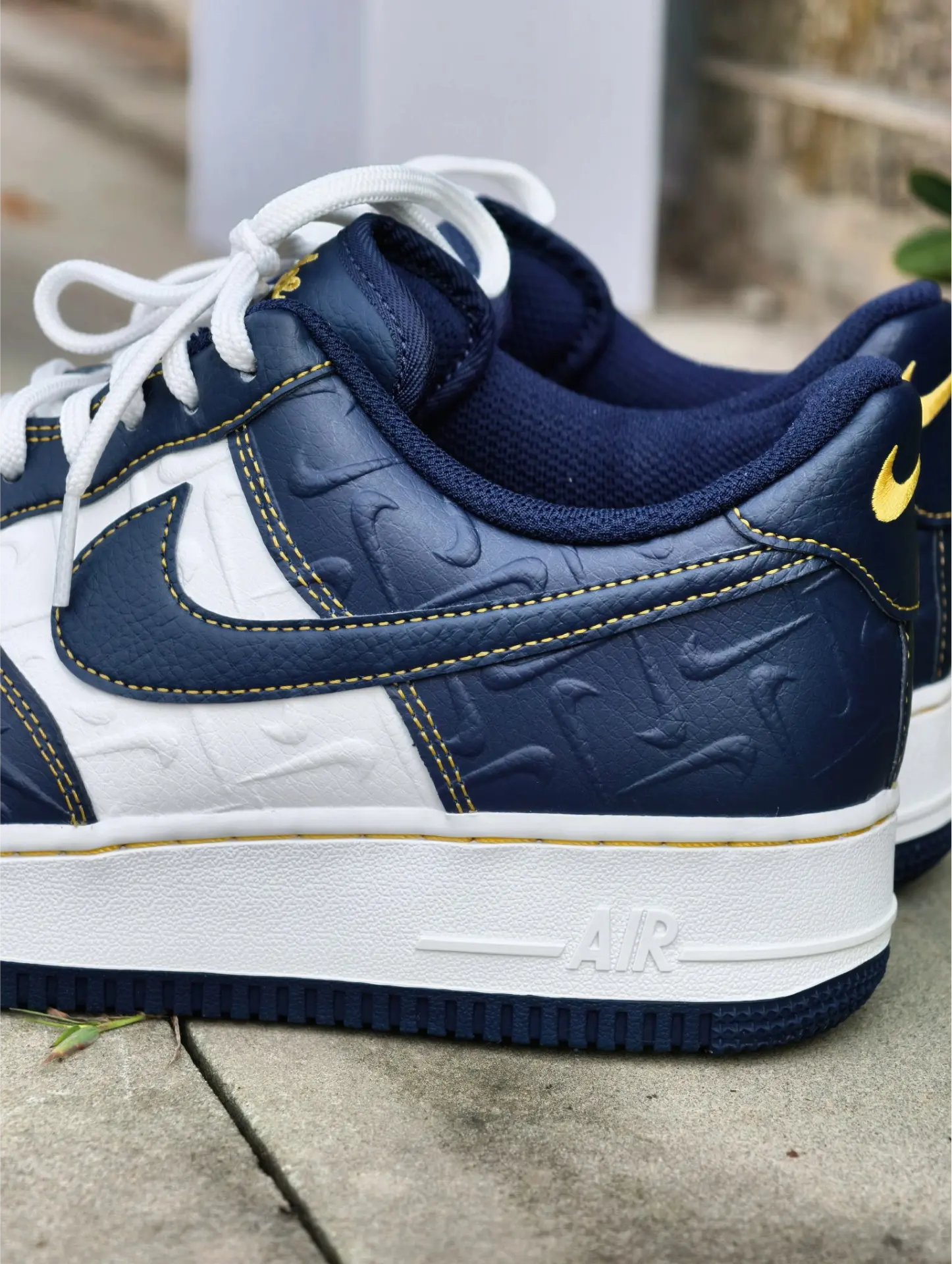 43码实测| Nike AF1白蓝上
脚实感