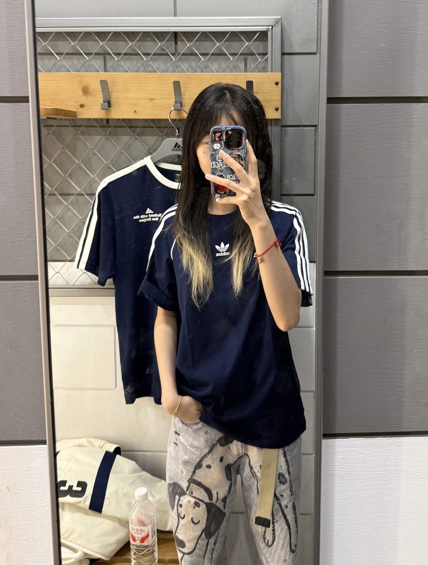 藏蓝短袖，夏日穿搭万金油😎
