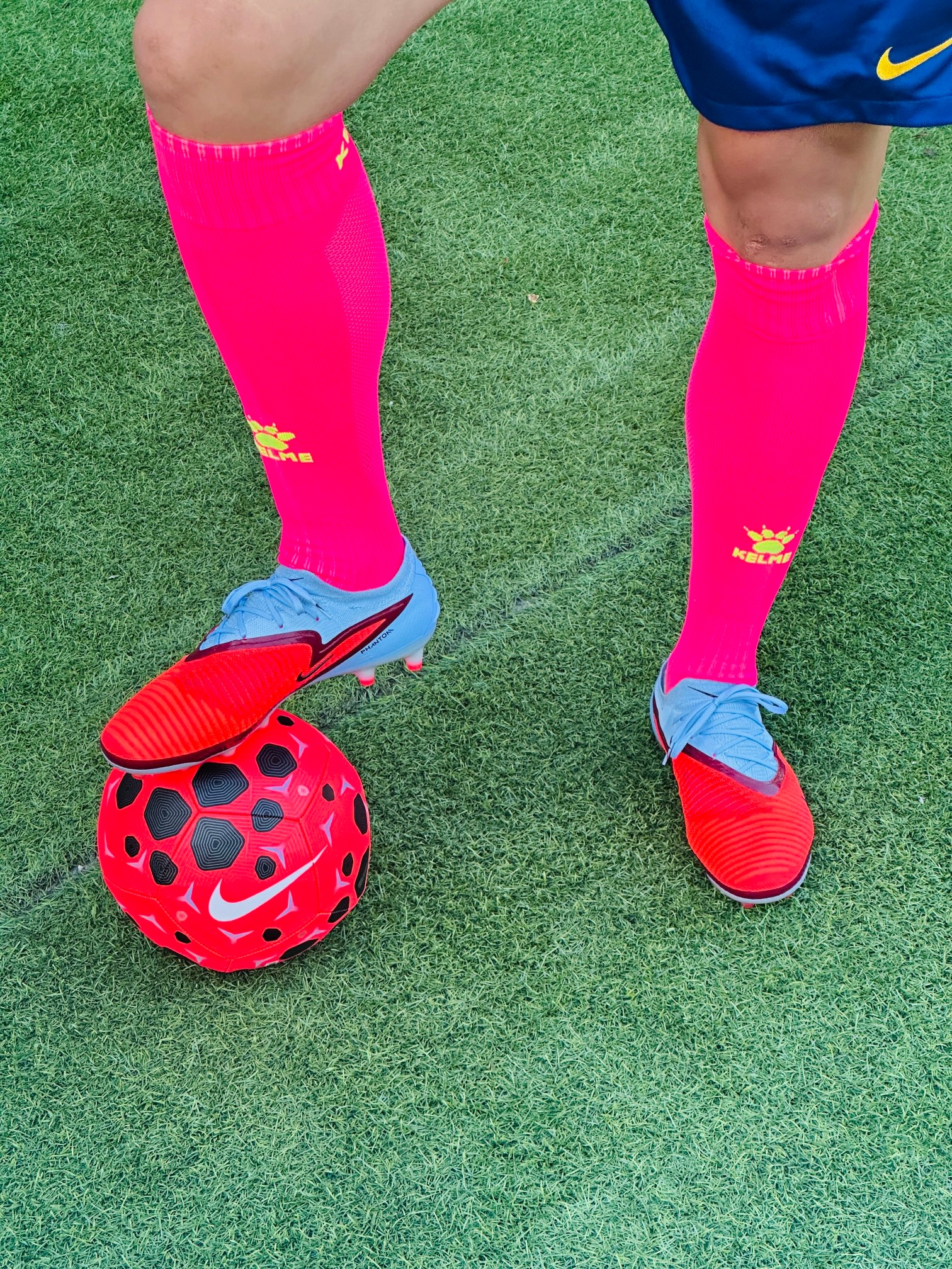 夏日踢球好搭档！这双战靴绝了⚽️