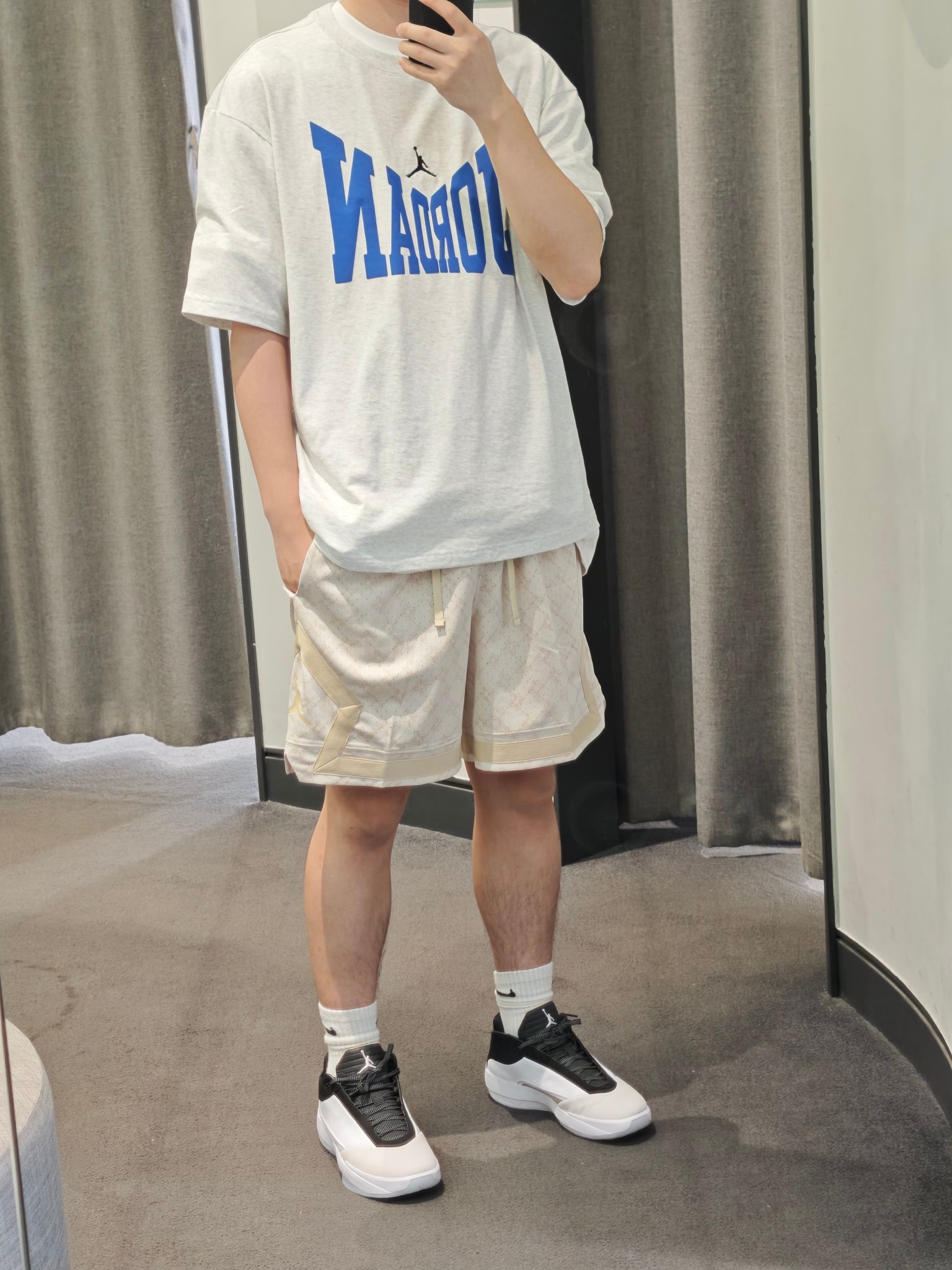 运动休闲风T恤我好爱😍