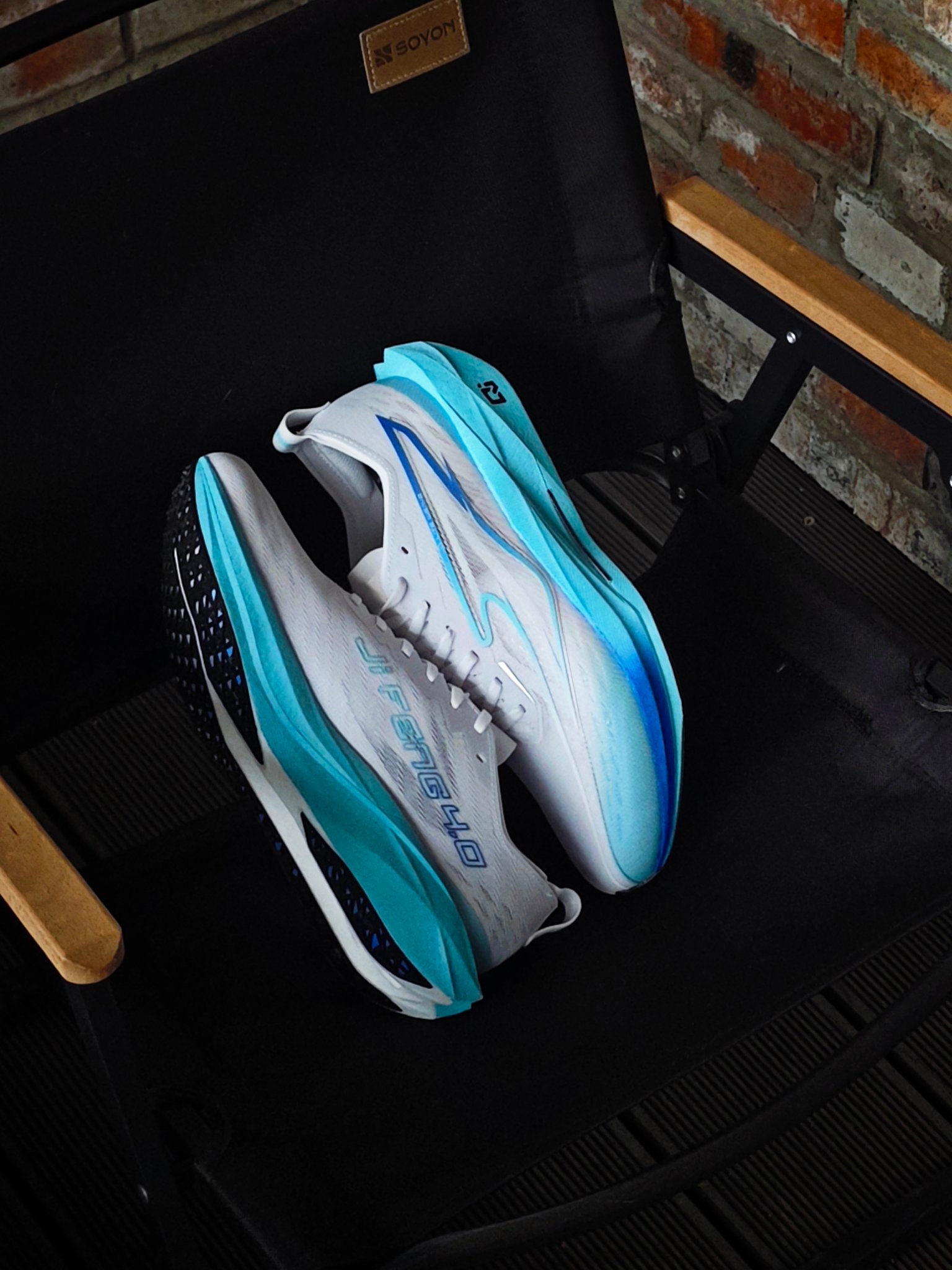 摄影 | 把极寒穿在脚上，带风奔跑