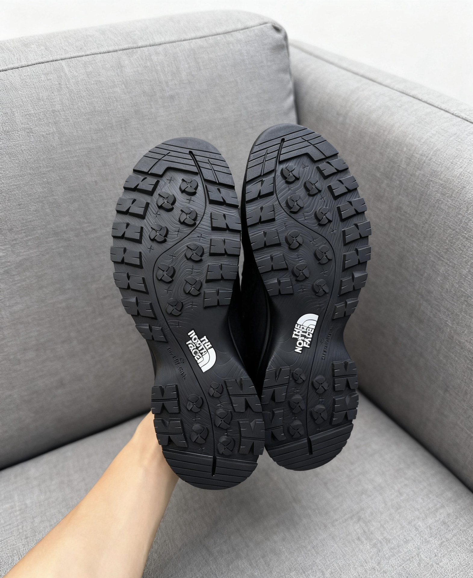 全黑麂皮款，通勤暴走都好穿👟