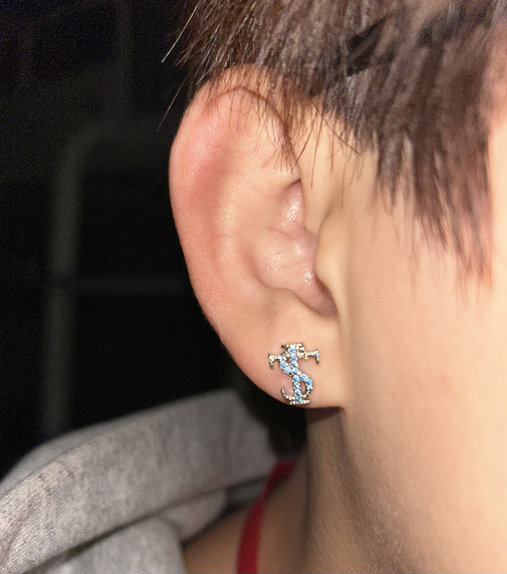 刚打耳洞就戴它，绝了💎
