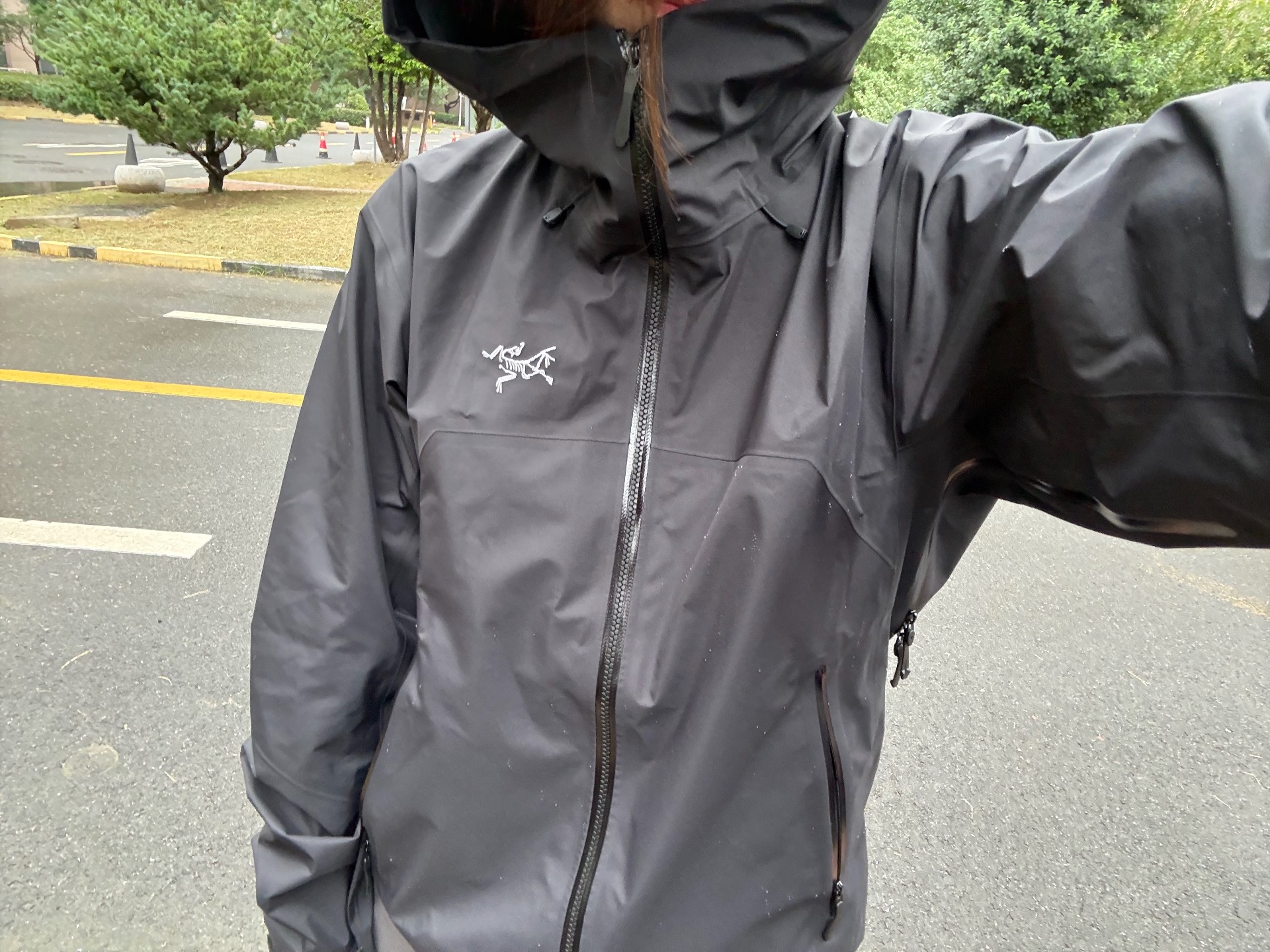 山系女孩本命硬壳！明星同款冲锋衣真香💨