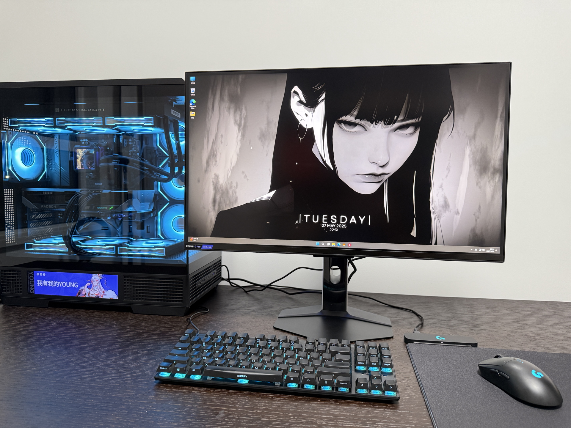 科技感拉满的电竞显示器🎮