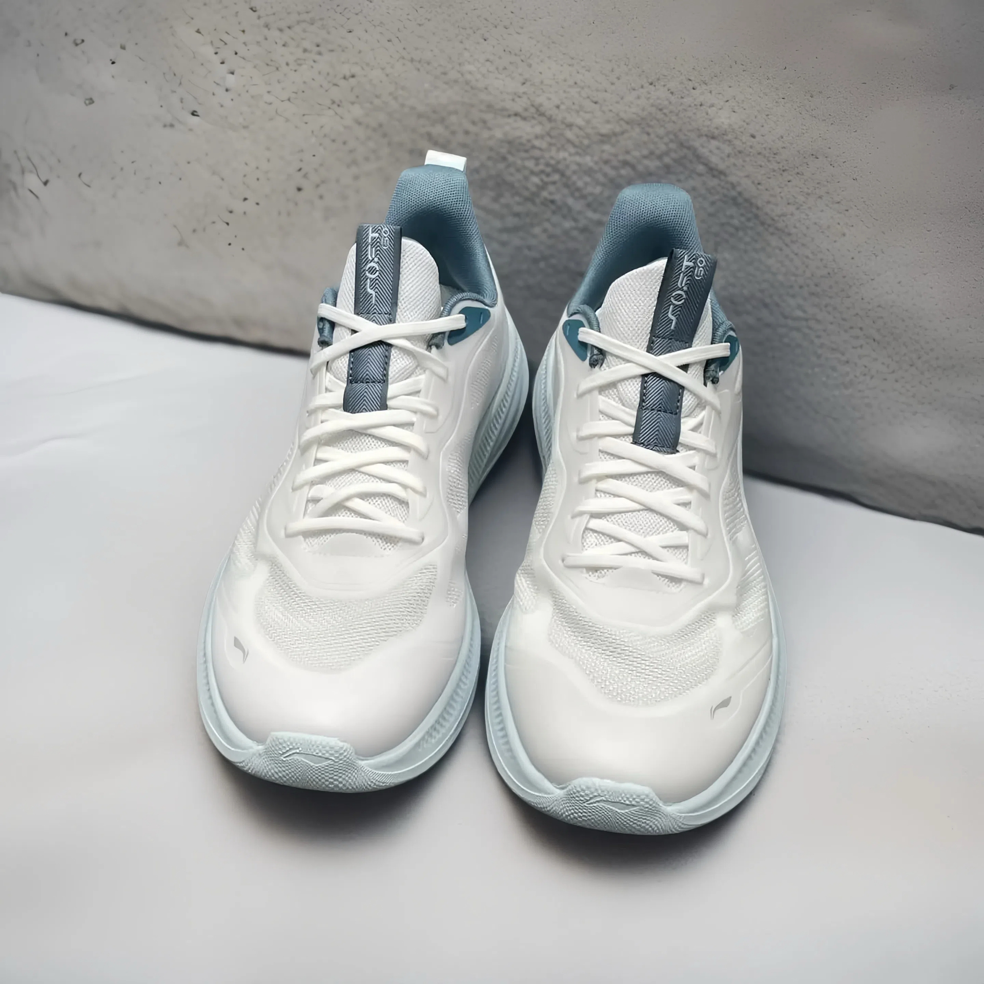 夏日通勤的轻爽之选👟