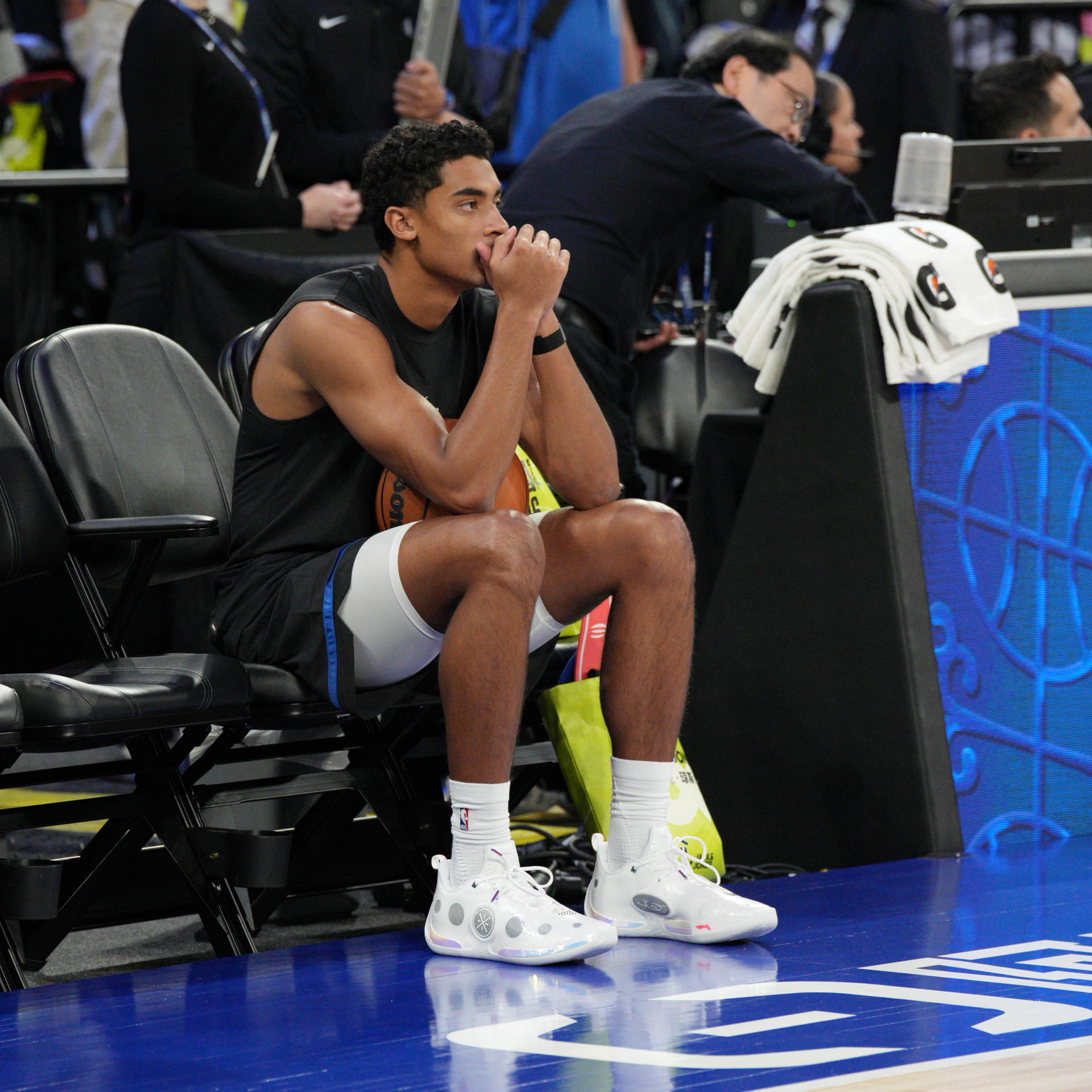 “球鞋春晚”正式亮相!NBA中国赛,李宁签约球员克里斯蒂上脚正式揭晓全新韦德之道