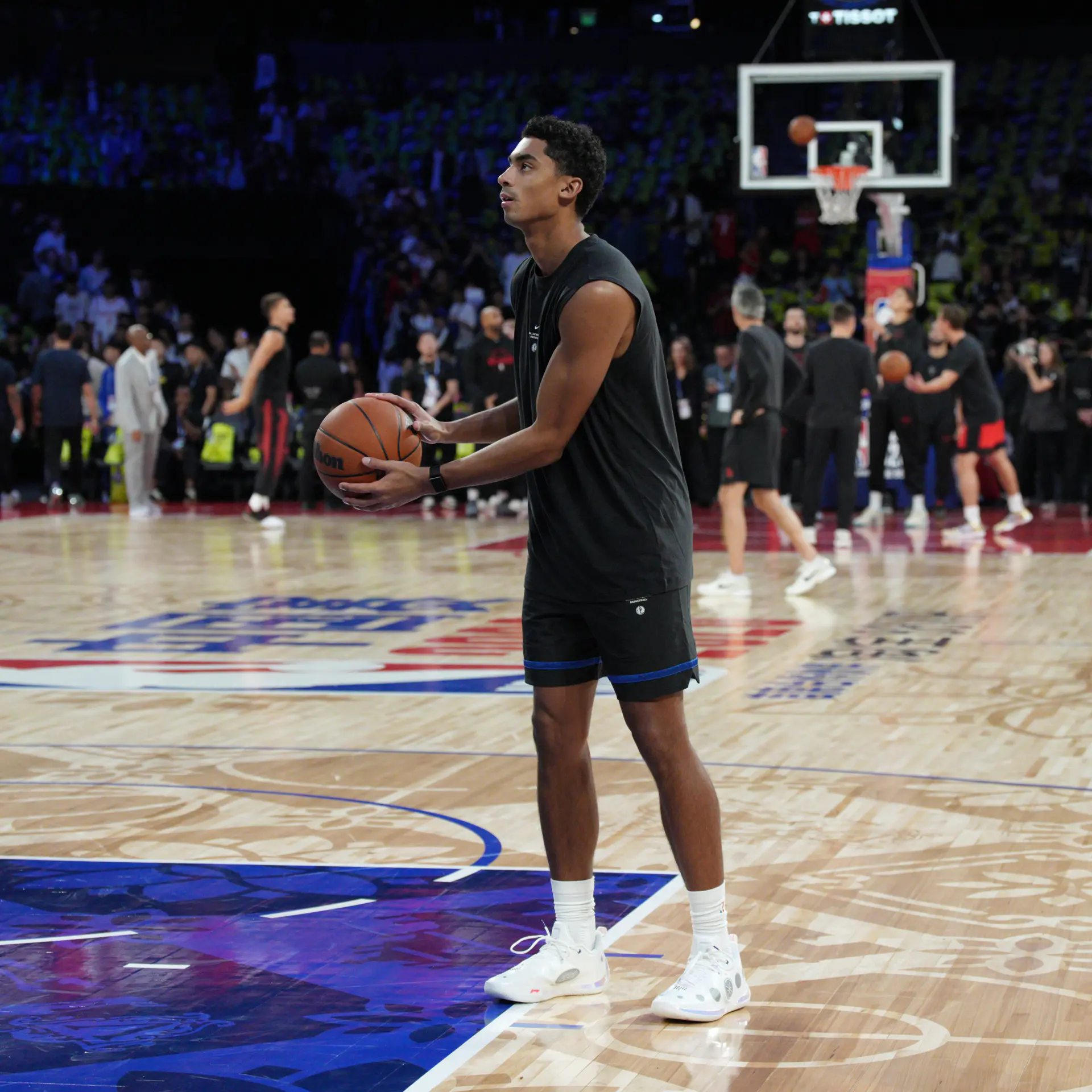 “球鞋春晚”正式亮相!NBA中国赛,李宁签约球员克里斯蒂上脚正式揭晓全新韦德之道