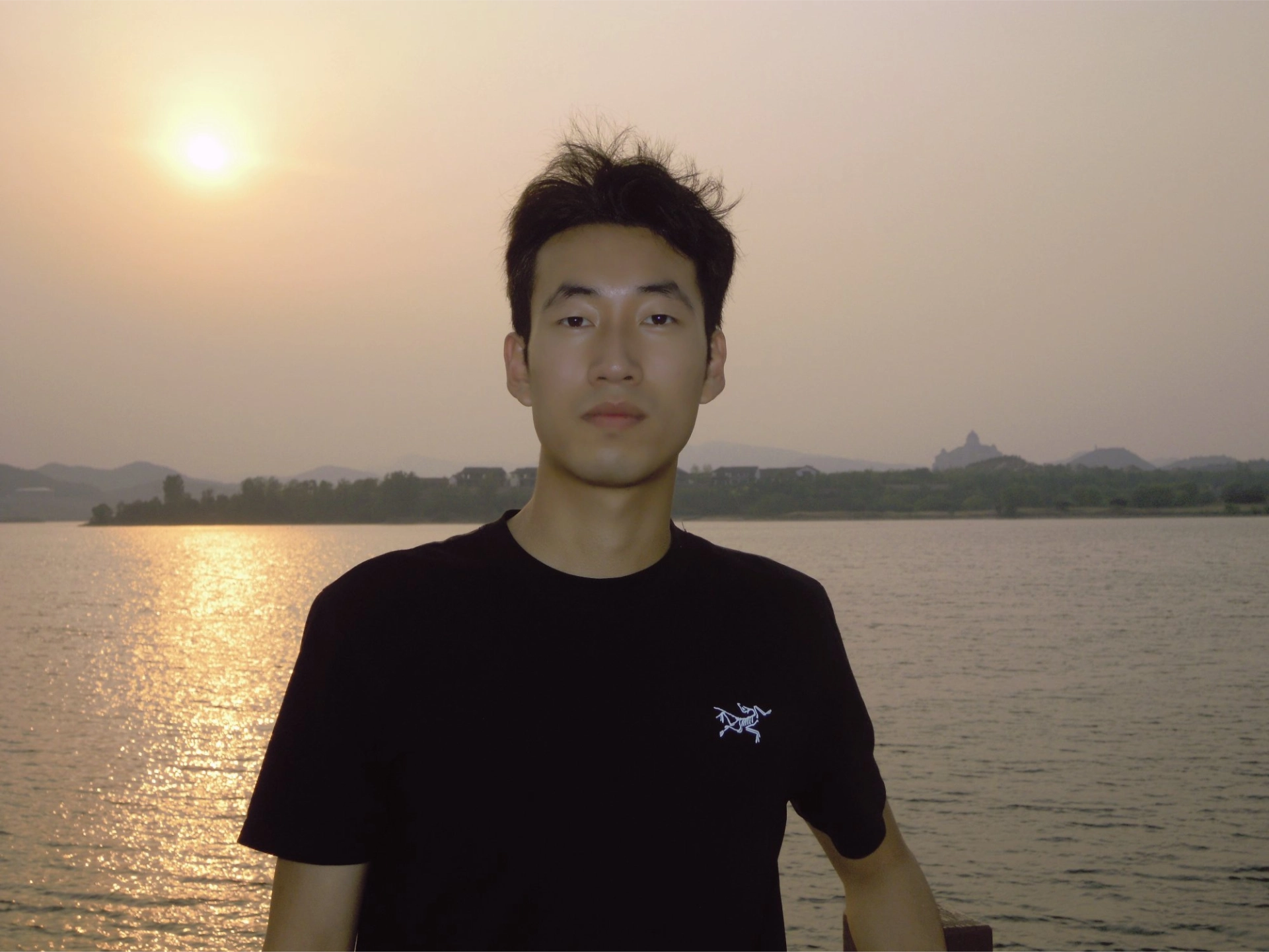 这件始祖鸟T恤，让我把‘极简风’穿出了高级感！