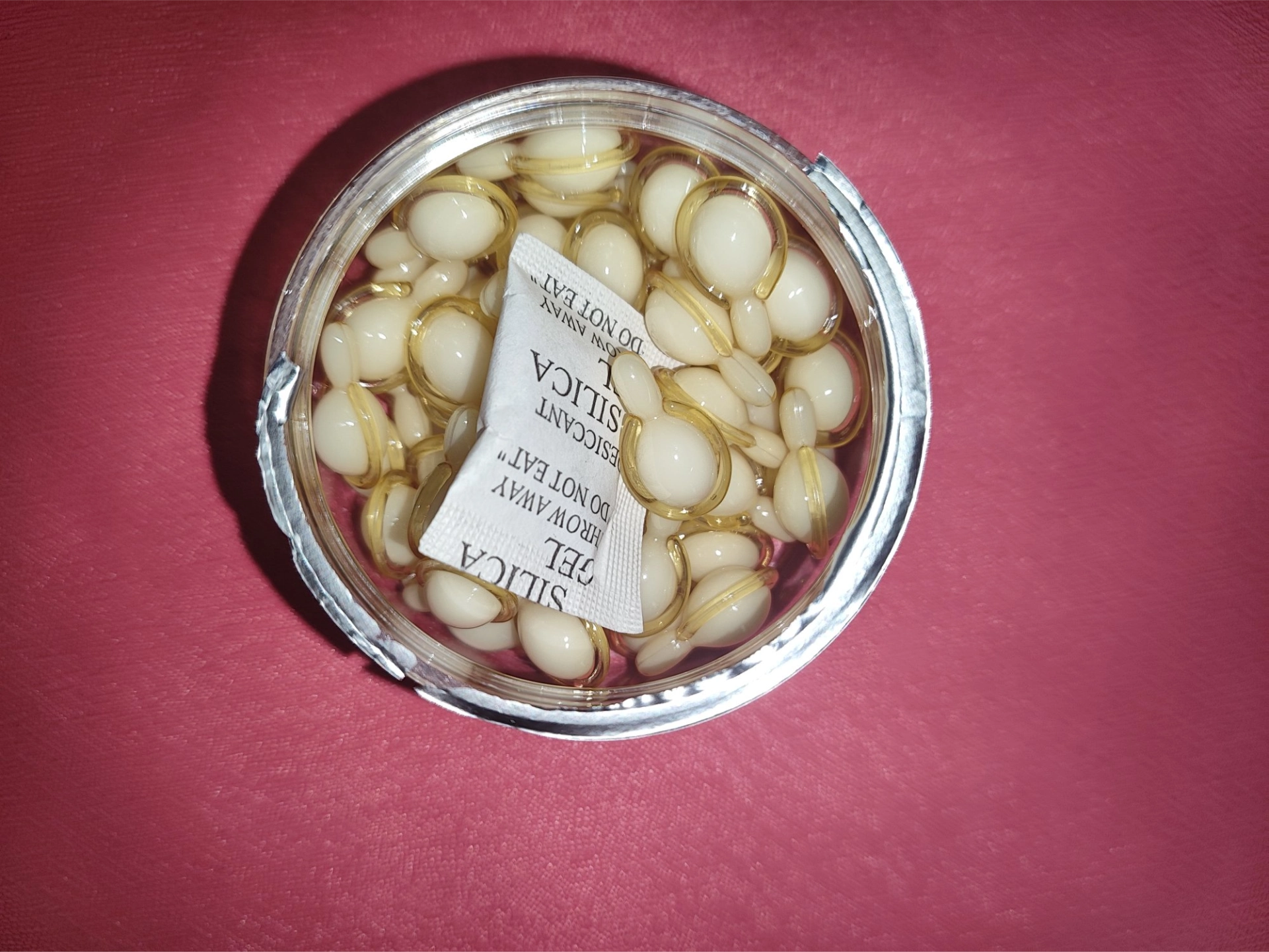 一颗涂全脸的精华胶囊💊