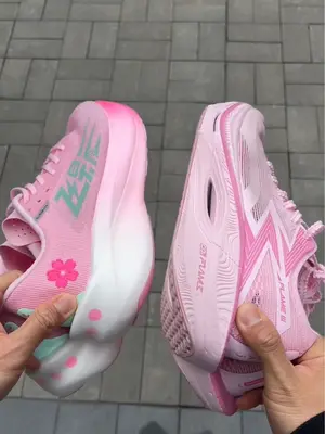 喜欢樱花还是桃花？
    