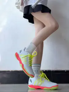 事实证明,打羽毛球腿会变粗 (据说尤尼克