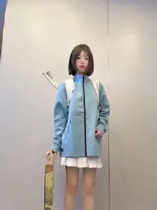 展示新球拍 | 打羽毛球女生