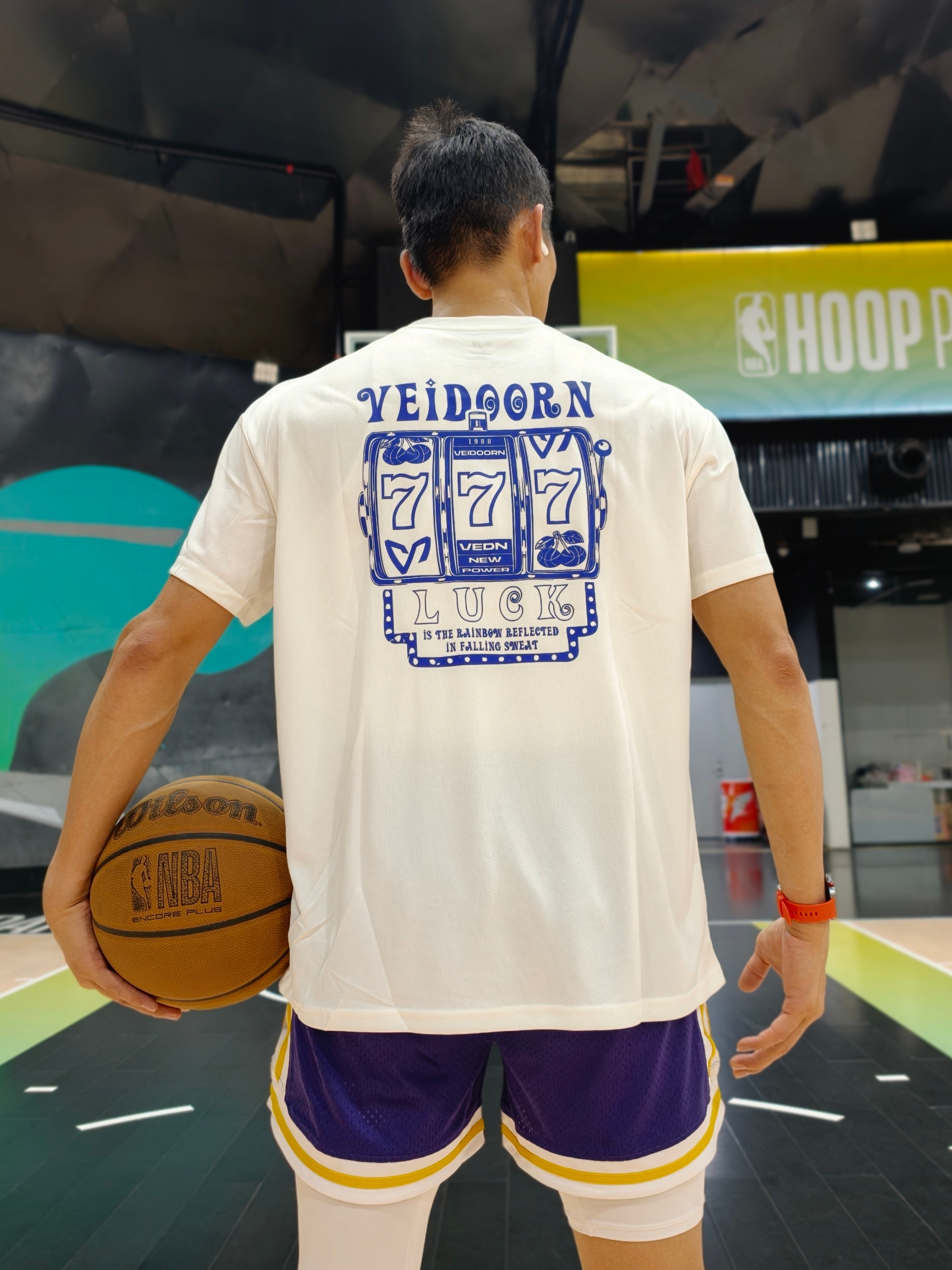 ⛹🏻‍♂️球馆暴汗两小时｜这件T恤居然没粘身
