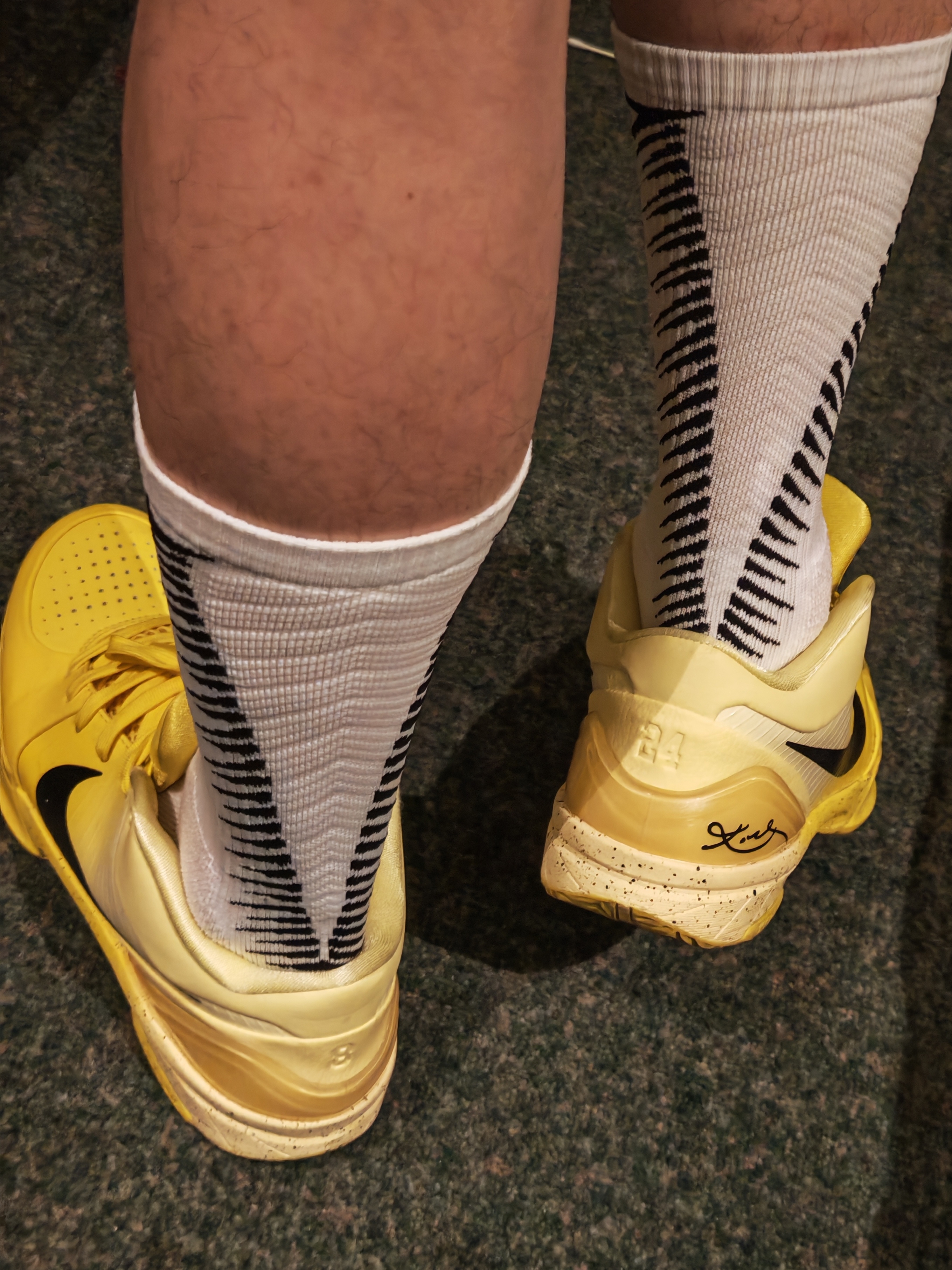 一道V字，划出球场霸道气场