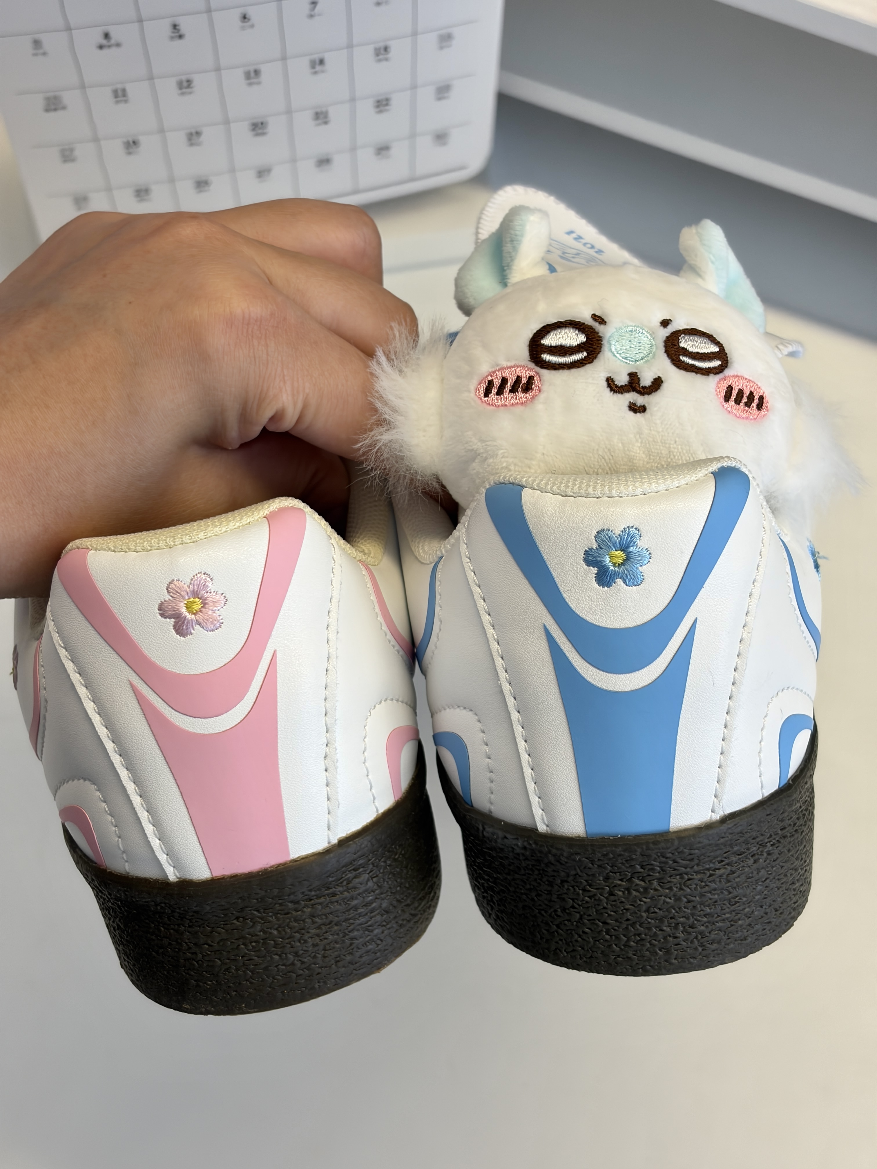 粉蓝撞色复古板鞋，甜酷少女春夏必备👟