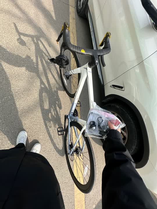 主打一个帅❗❗❗❗颜值🔝公路车
