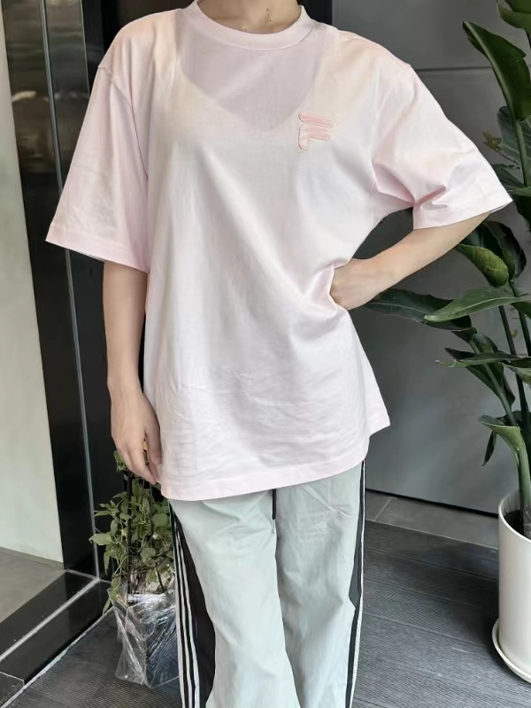 粉粉嫩嫩的短袖好可爱😍🌸 