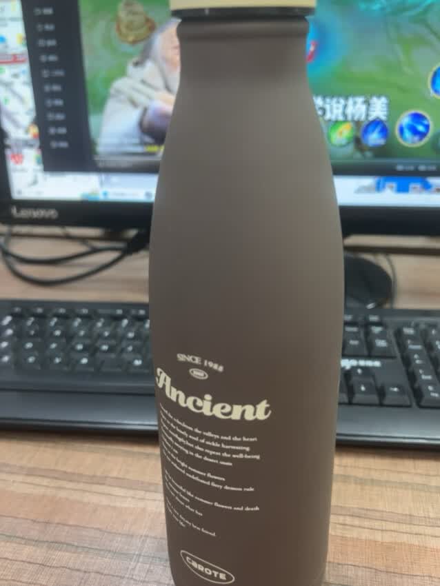 保温杯颜值戳我，但高度 & 保温差强人意😟