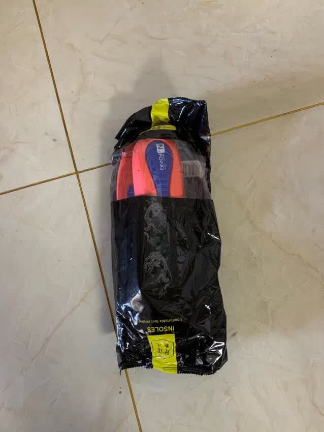 鞋子原配的鞋垫前掌透了，正准备找个备用鞋