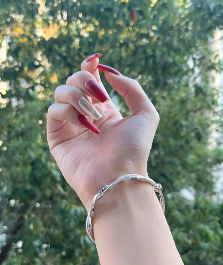 送她的手镯，美到我心巴上😍