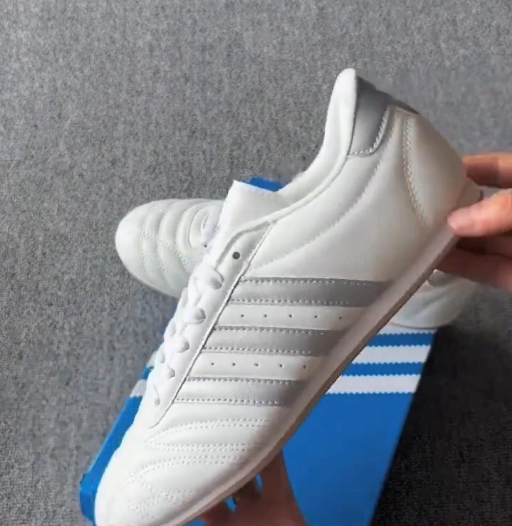 adidas originals Taekwondo 白银色难道不高级
