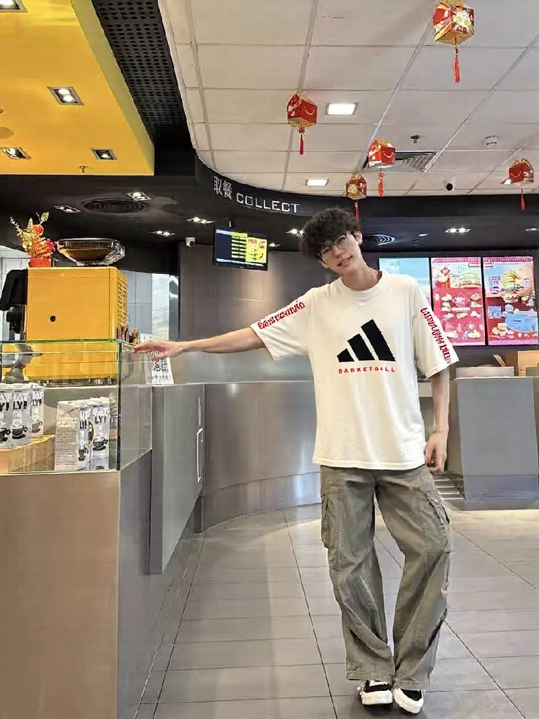 运动男孩的百搭夏日T恤👕