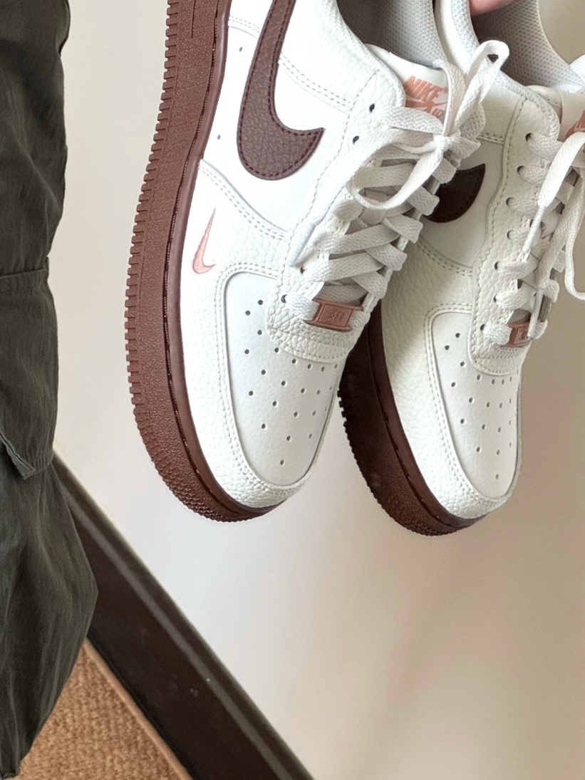 1双NIKE棕白空军 通勤百搭巨好穿👟