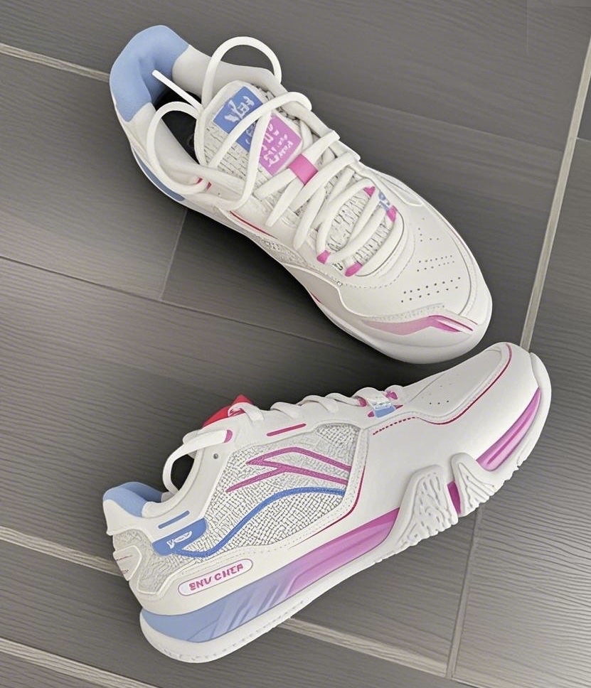 最近入手的这双李宁SAGA III LITE羽毛球鞋，必须跟你们分享！