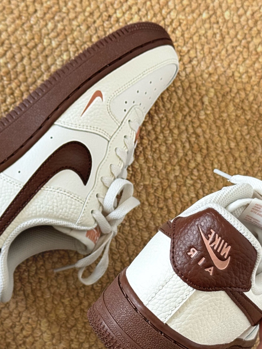 1双NIKE棕白空军 通勤百搭巨好穿👟