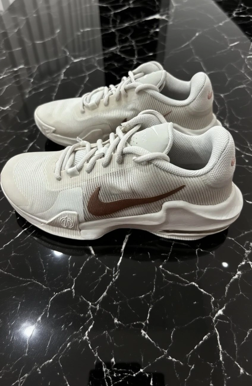 白棕配色好搭但易脏的实战鞋👟