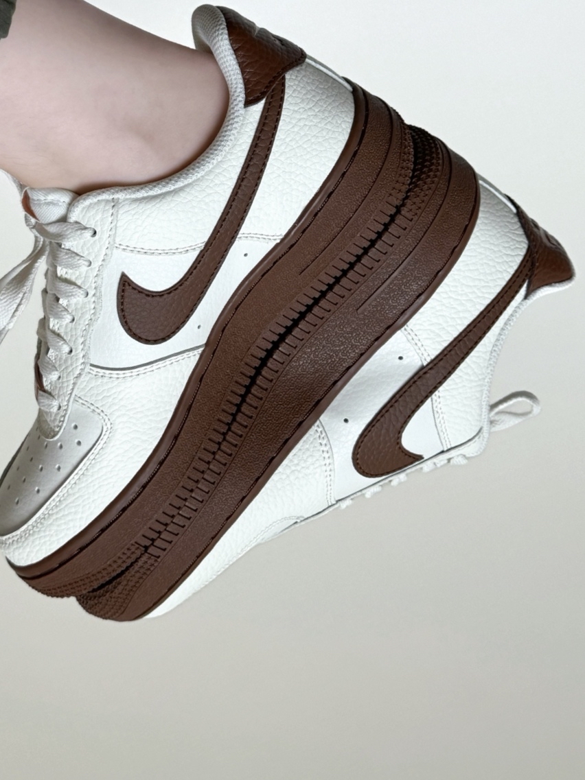 1双NIKE棕白空军 通勤百搭巨好穿👟