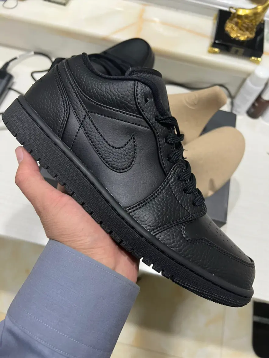 体制内穿搭?Air Jordan 1 Low「黑武士」