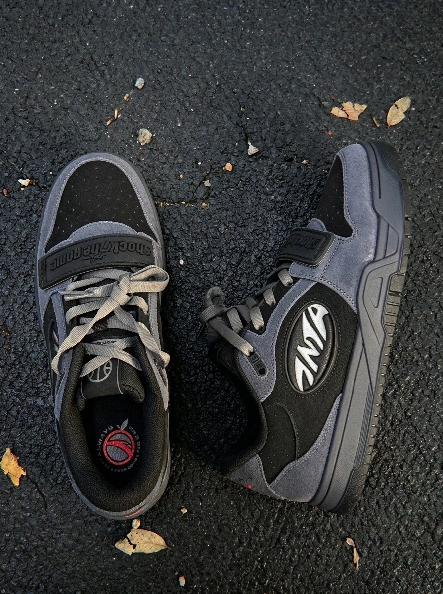 👟灰黑麂皮板鞋质感在线，求鉴定真伪！