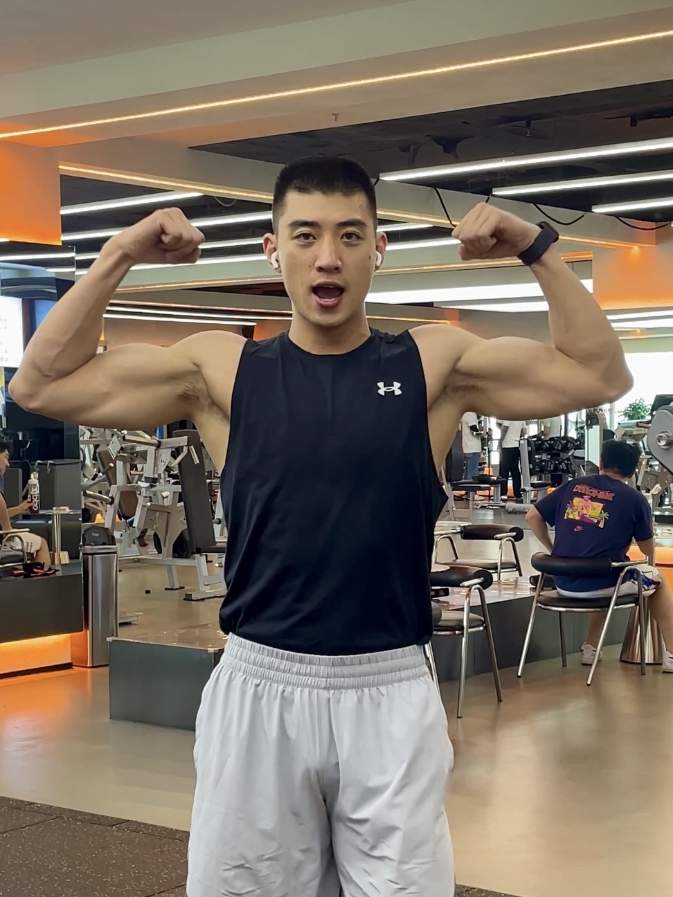 健身党狂喜！这件背心太绝惹👀
